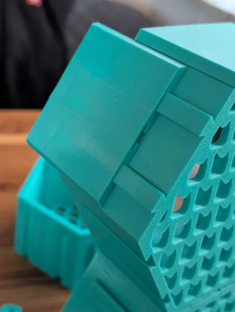 Hexagon Tonie Shelf: Modular & Magnetic System — Image 5 of 10
