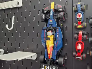 LEGOs F1 Car Display Mount for IKEA SKÅDIS