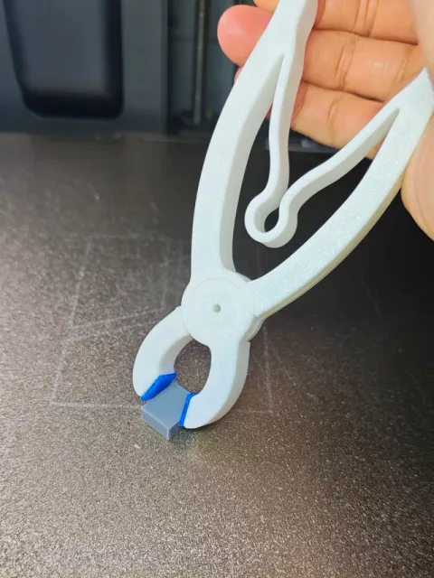 Build Plate Removal Pliers (Print‑in‑Place Body) — Фото 3 из 5