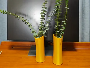 直立尖嘴花瓶