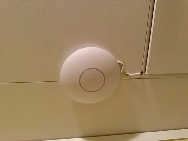 Ubiquiti Unifi AP Mount Bracket (Lite, LR, U6 ++) — Image 5 of 5
