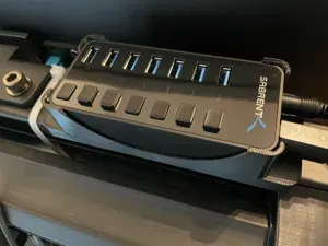 Mount Sabrent USB Hub 7port