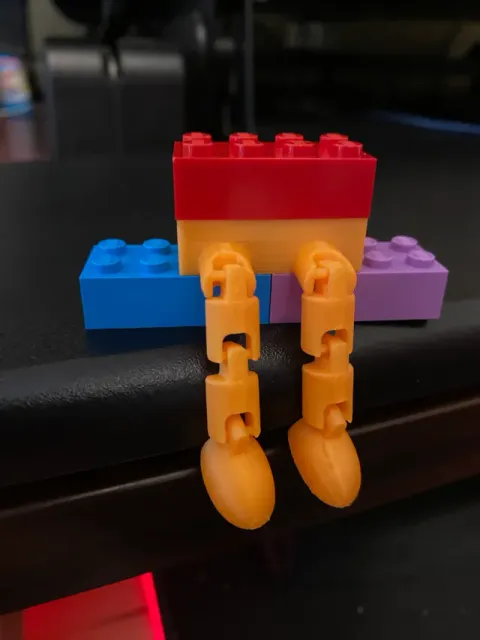 Articulated Stackable Brick Buddy (2x4) — Фото 8 из 9
