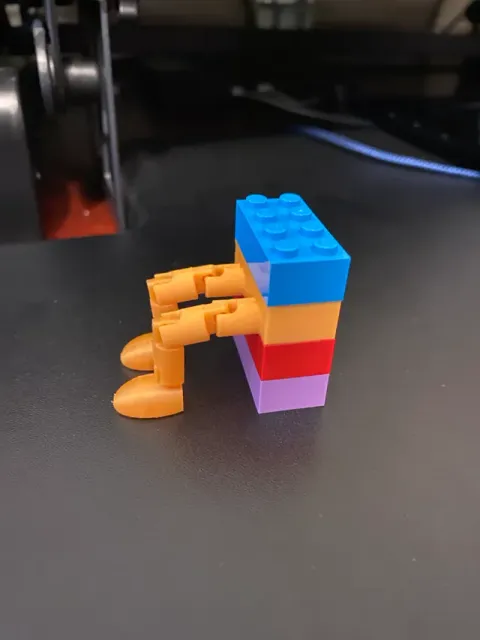 Articulated Stackable Brick Buddy (2x4) — Фото 5 из 9