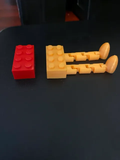 Articulated Stackable Brick Buddy (2x4) — Фото 4 из 9
