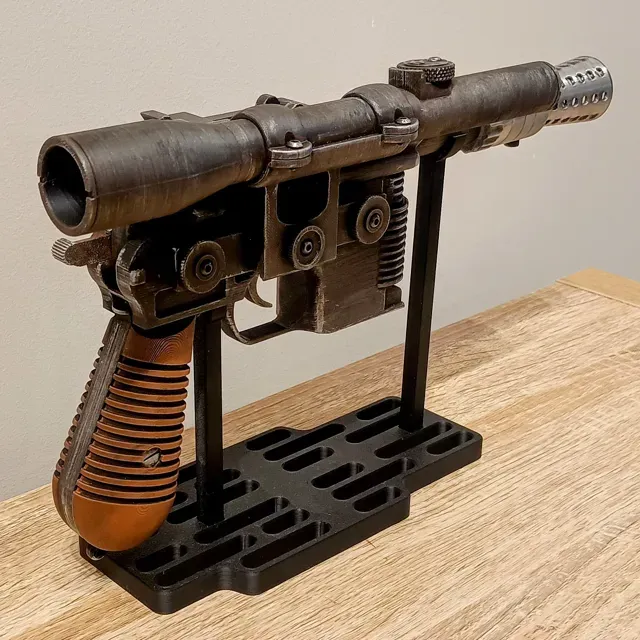 Star Wars Hero DL-44 ANH Blaster-Moving Trigger — Image 9 of 16