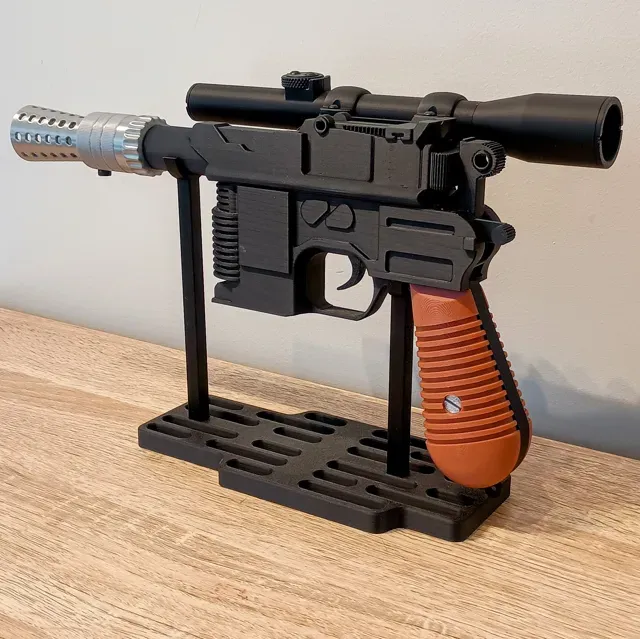Star Wars Hero DL-44 ANH Blaster-Moving Trigger — Image 13 of 16