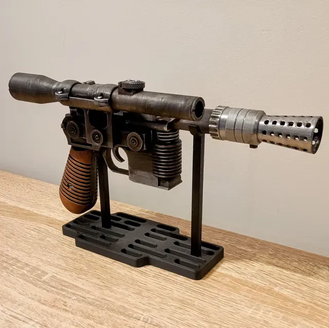 Star Wars Hero DL-44 ANH Blaster-Moving Trigger — Image 7 of 16