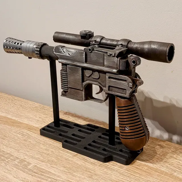 Star Wars Hero DL-44 ANH Blaster-Moving Trigger — Image 8 of 16