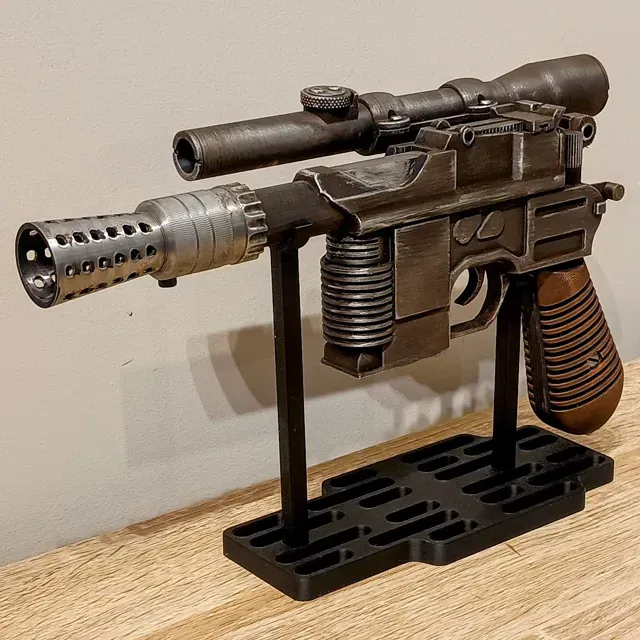 Star Wars Hero DL-44 ANH Blaster-Moving Trigger — Image 11 of 16