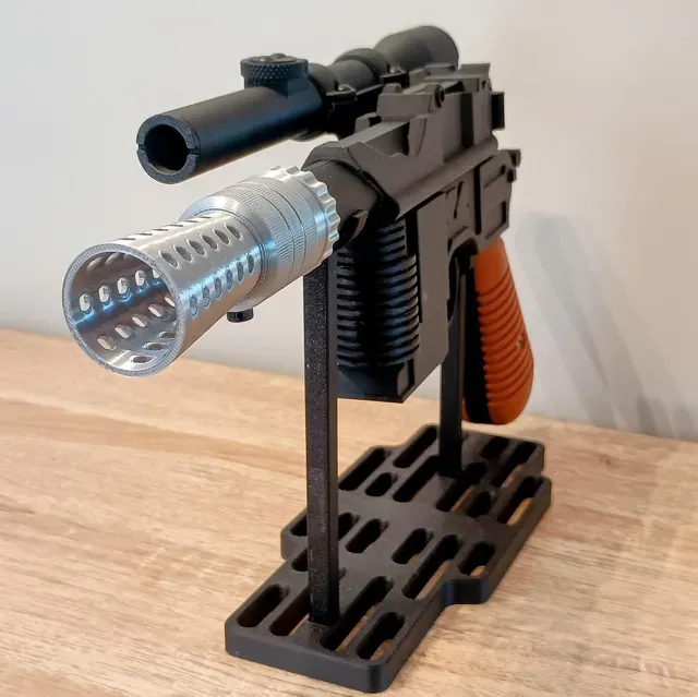 Star Wars Hero DL-44 ANH Blaster-Moving Trigger — Image 16 of 16