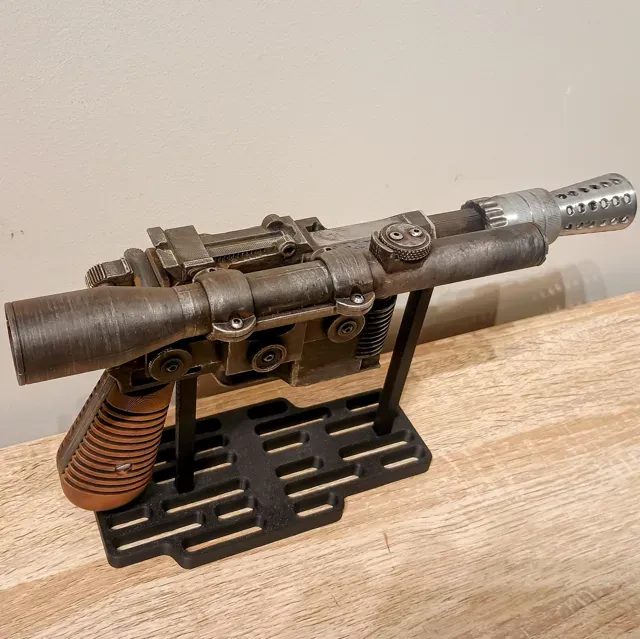 Star Wars Hero DL-44 ANH Blaster-Moving Trigger — Image 6 of 16