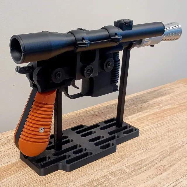Star Wars Hero DL-44 ANH Blaster-Moving Trigger — Image 14 of 16