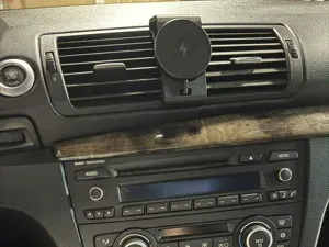BMW E8x 1 Series MagSafe Phone Mount