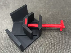 Quick 90° Corner Clamp – One-Screw Woodworking Jig