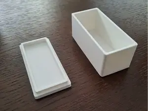 Box with lid