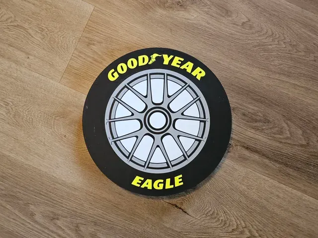 NASCAR Goodyear Tire & Wheel w/ stand LED Lightbox — Фото 4 из 4
