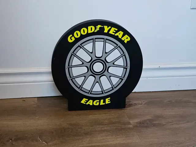 NASCAR Goodyear Tire & Wheel w/ stand LED Lightbox — Фото 3 из 4