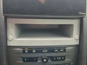 Peugeot 407 Radio Replacement Storage