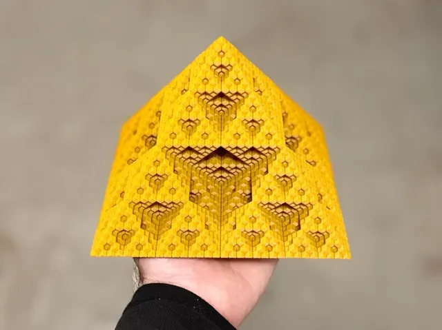 Rhombic Sierpiński Pyramid - Lvl 5 | Vase Mode — Image 4 of 10
