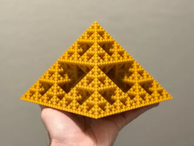 Rhombic Sierpiński Pyramid - Lvl 5 | Vase Mode — Image 8 of 10