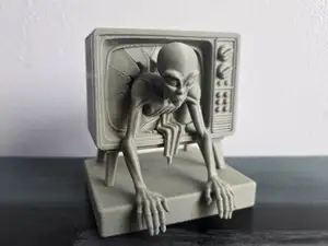 Alien TV - Inspiret by Samara from movie The Ring