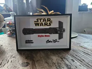 Star Wars - Kylo Ren Lightsaber display