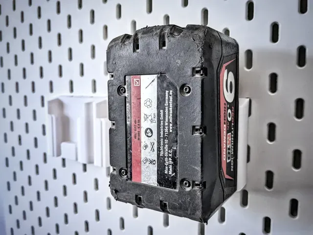 Triple Milwaukee M18 Battery Holder for SKÅDIS — Image 2 of 5