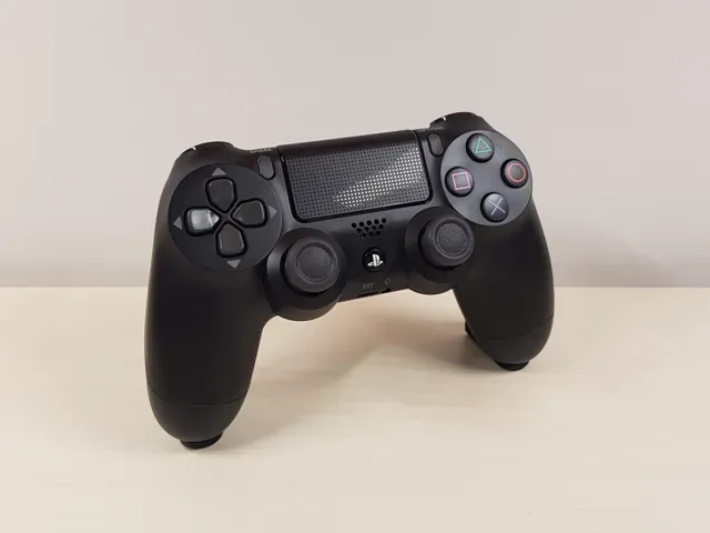 Invisible PS4 Controller Holder Minimalist — Фото 2 из 5