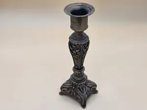 Ornamentaler Kerzenhalter – Klassisches Design