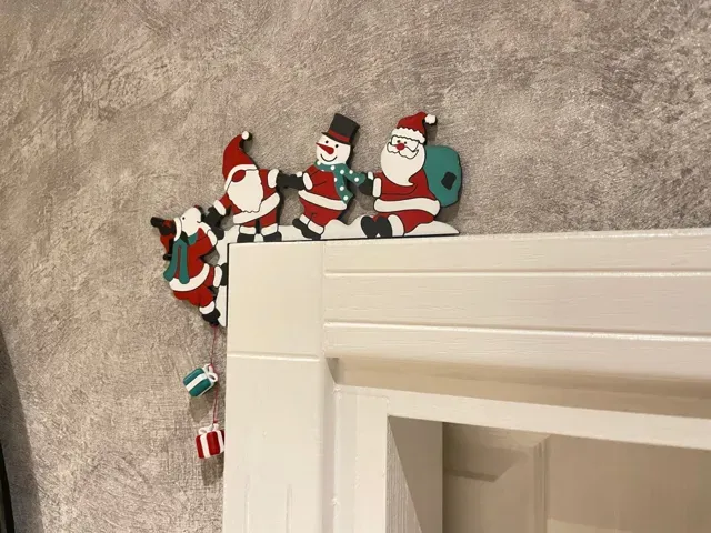 Festive Christmas Door Corner Decoration — Image 6 of 6