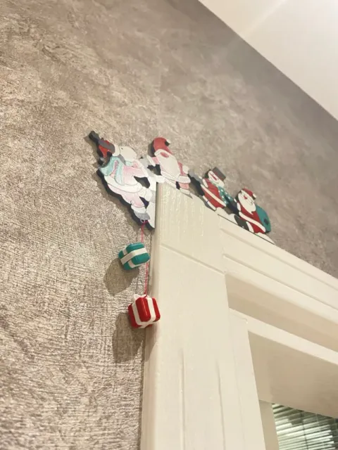 Festive Christmas Door Corner Decoration — Image 5 of 6