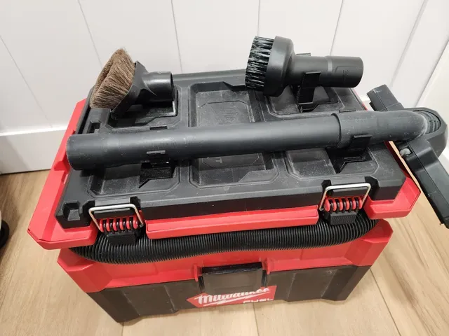 M18 Fuel Vacuum 2.5 gal Brush Holder — Image 2 of 5