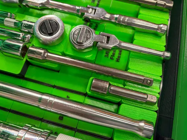 Gridfinity Universal Ratchet Holders with Magnets — Image 3 of 4