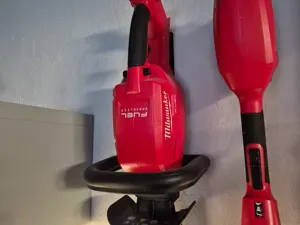 Milwaukee M18 hedge trimmer wallmount