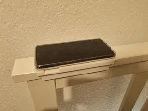Ikea Hemnes Google Pixe 8 Pro Bett Halter