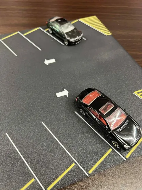 1:64 Diecast EXPANDABLE Angled parking lot - AMS — Фото 9 из 11