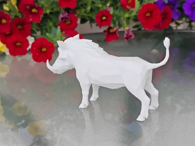 Geometric Low Poly Warthog Figurine — Фото 8 из 9