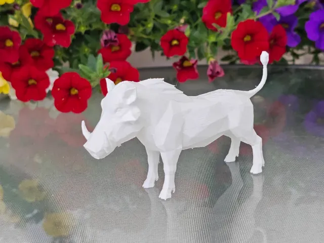 Geometric Low Poly Warthog Figurine — Фото 9 из 9
