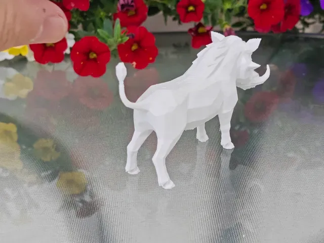 Geometric Low Poly Warthog Figurine — Фото 7 из 9