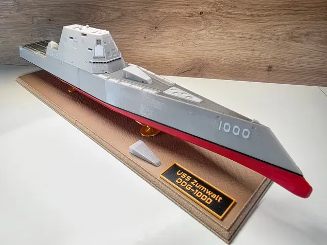 USS Zumwalt DDG-1000 1:350 — Image 4 of 10