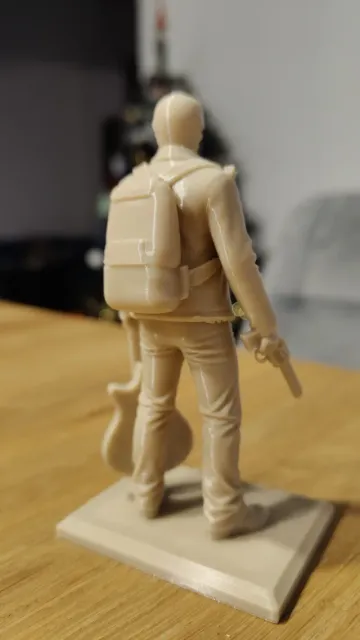 Joel – The Last of Us Survivor Figurine — Image 5 of 6