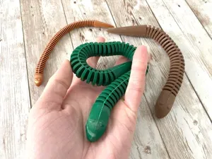 Articulated Wiggle Snake Toy with Tulle Spine