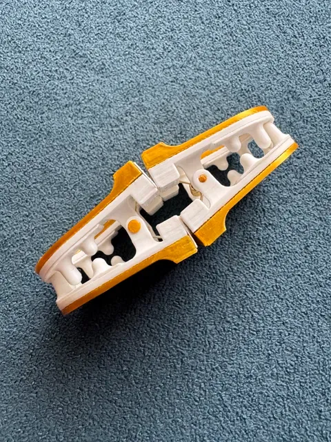 Flat Magnetic Hair Clip (No more head-bumps!) — Image 6 of 9