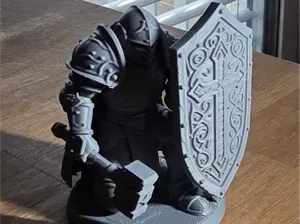 Kneeling Paladin | Hammer & Shield Statue