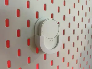 Simple IKEA Bilresa Remote Skådis- and Wallmount