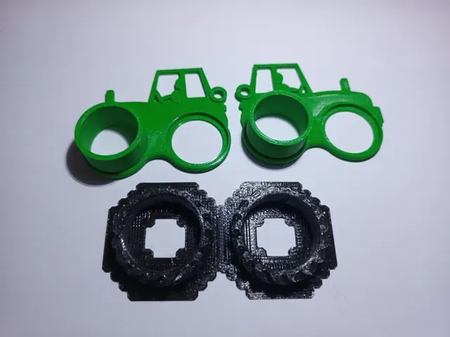 Tractor 'Fidget' Wheel Spinner - Keyring Keychain — Image 2 of 15