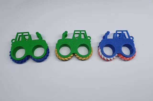 Tractor 'Fidget' Wheel Spinner - Keyring Keychain — Image 10 of 15