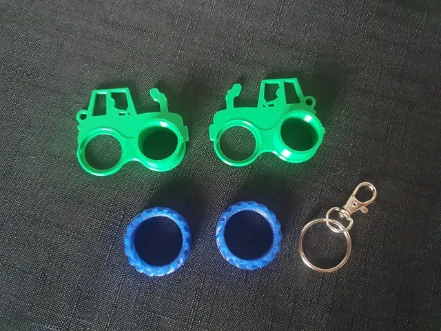 Tractor 'Fidget' Wheel Spinner - Keyring Keychain — Image 12 of 15