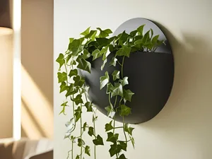 Wall-mounted ball plant pot